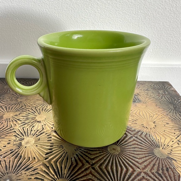 Vintage Fiestaware 8oz classic ring mug
3.5” tall, 3.5” across the top 💚 - Picture 3 of 10
